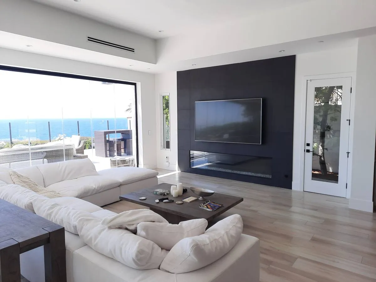 Contemporary Oceanfront Residence, California Coast — photograph 7 of 15