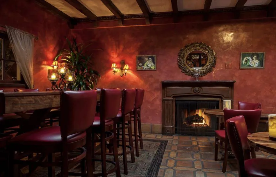 Luciana’s Ristorante, Dana Point, California — photograph 4 of 11