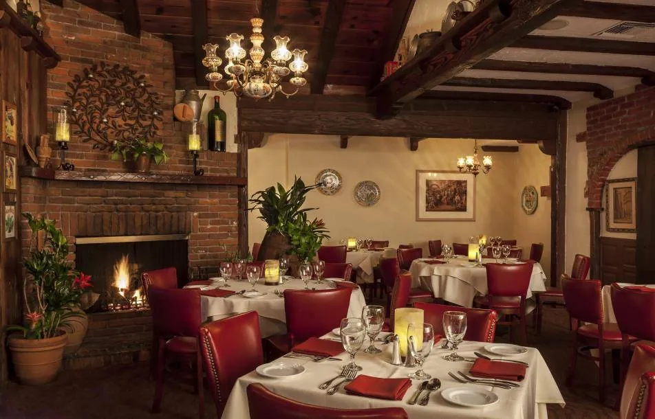 Luciana’s Ristorante, Dana Point, California — photograph 5 of 11