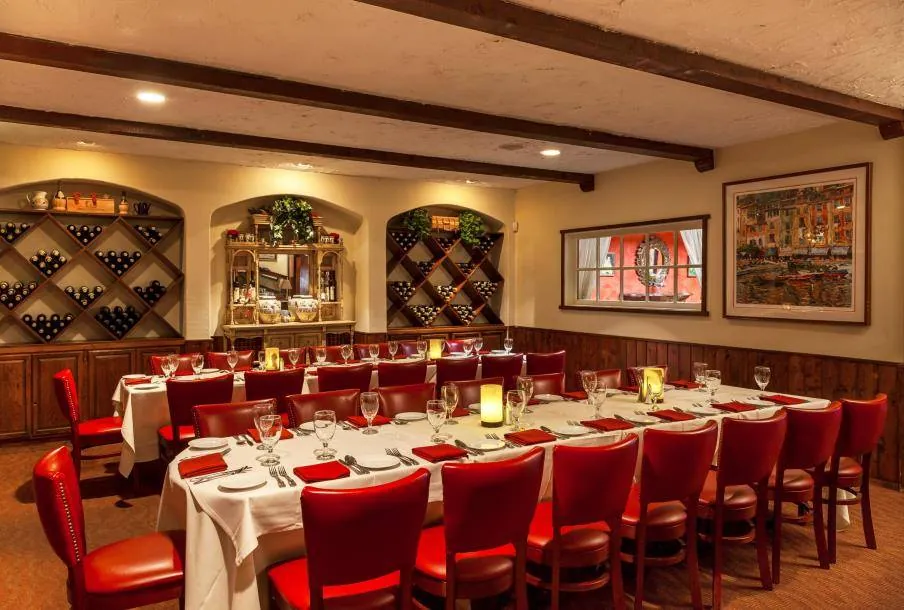 Luciana’s Ristorante, Dana Point, California — photograph 7 of 11