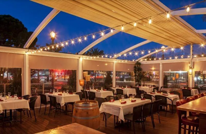 Luciana’s Ristorante, Dana Point, California — photograph 10 of 11