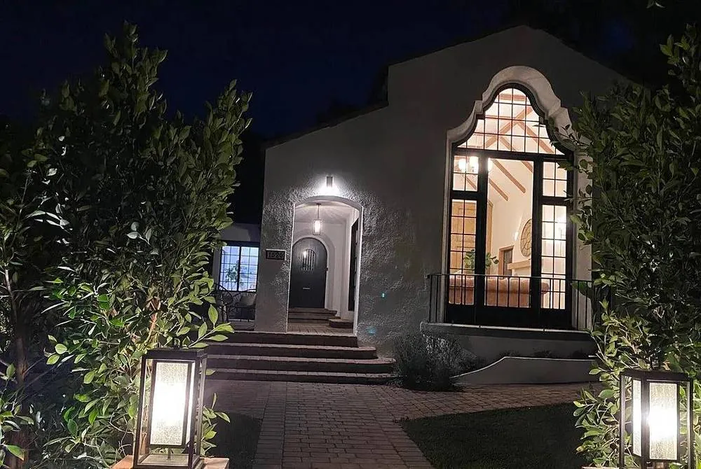 Private Residence, Glendale, California — photograph 11 of 12