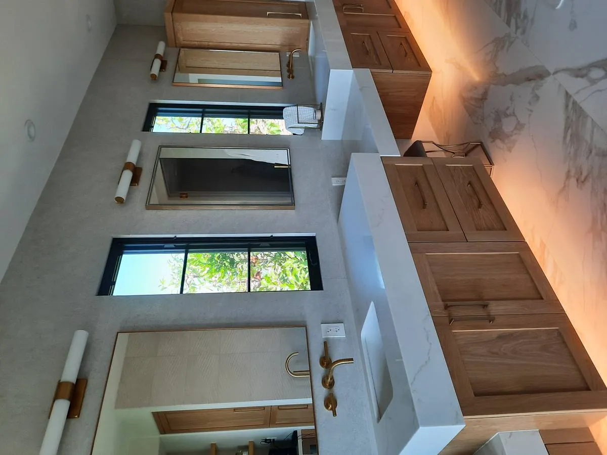Traditional Custom Residence, Southern California — photograph 2 of 15