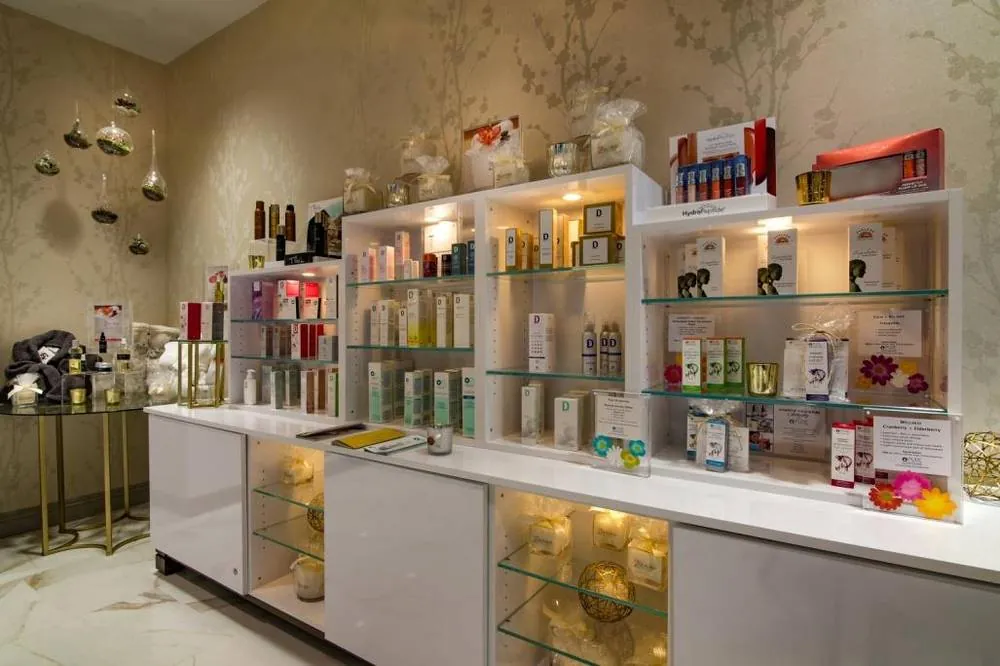 Zianna Wellness & Spa, Anaheim, California — photograph 3 of 8