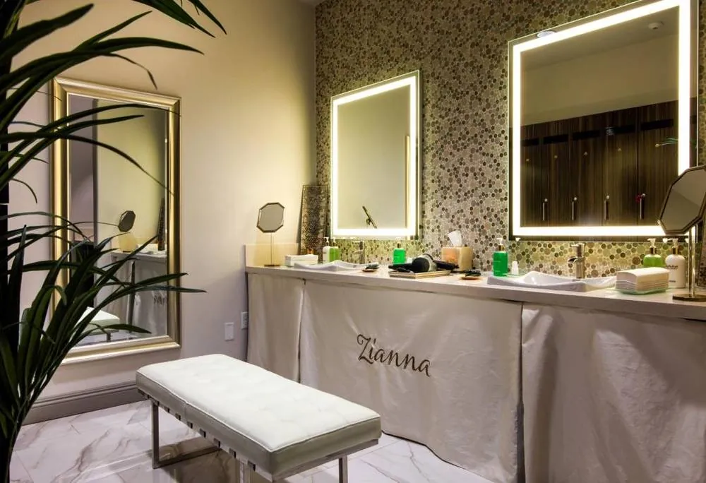 Zianna Wellness & Spa, Anaheim, California — photograph 8 of 8
